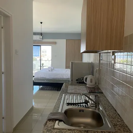 1Br Apartment W Double Bed Room 2 *