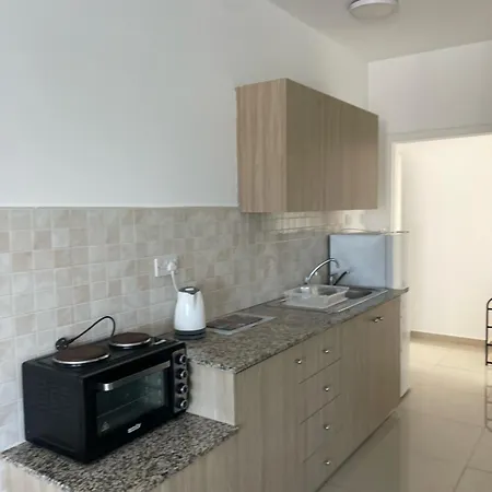 Aparthotel 1Br Apartment W Double Bed Room 2 Paphos